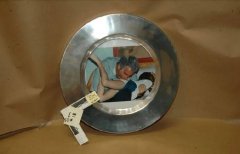 该女孩被司法部明确列为性剥削受害者