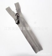 日本用极尽殷勤试图换取