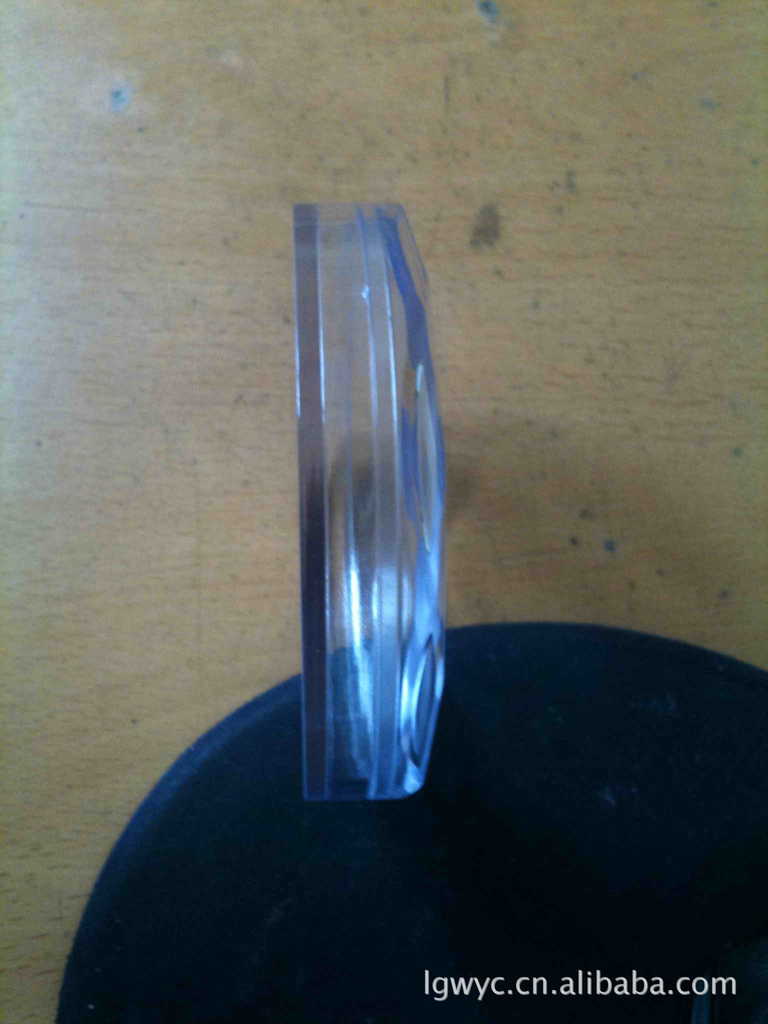 公司拟通过100%控制的子公司重庆万凯新材料科技有限公司出资在印度尼西亚投资建设海外聚酯瓶片生产基地