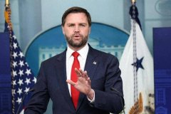 盟友们则是面上笑嘻嘻