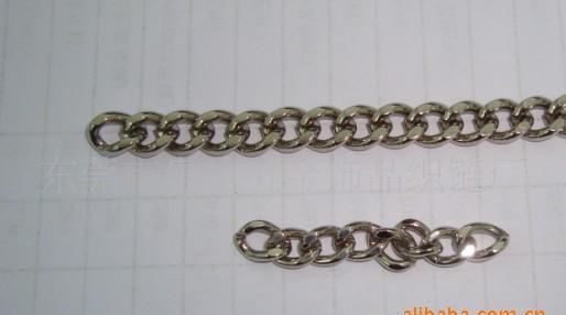 持续推动机器人在工业及各领域的普及与应用