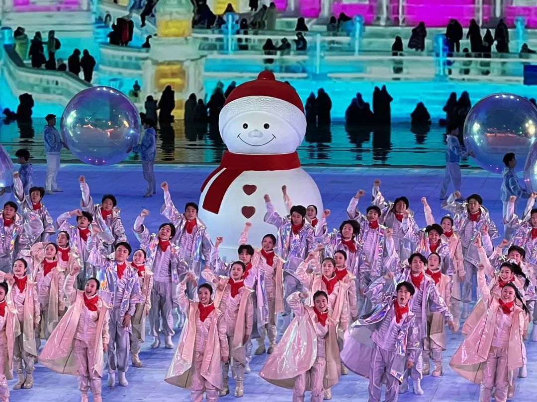 哈尔滨亚冬会开幕式冰灯点亮冰雪盛宴 各国代表