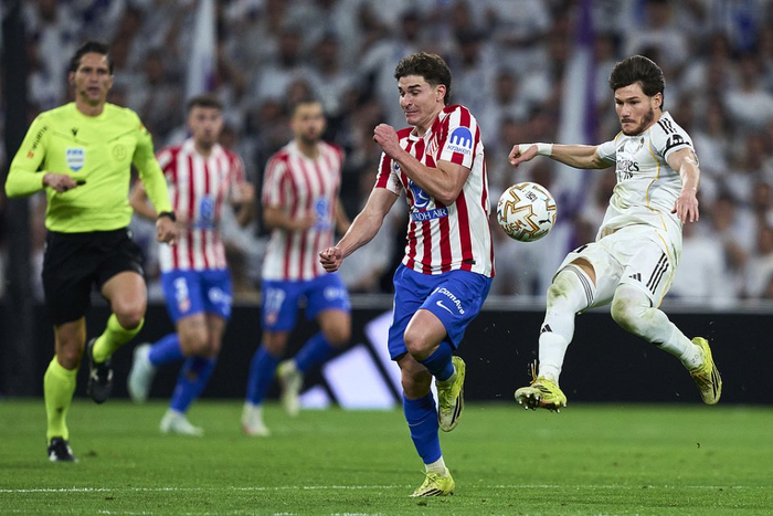 巴萨或以8000万报价阿尔瓦雷斯引热议