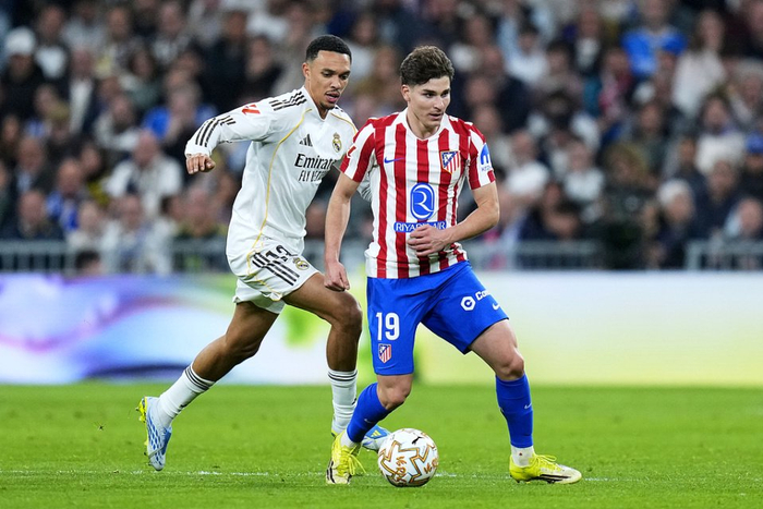 巴萨或以8000万报价阿尔瓦雷斯引热议