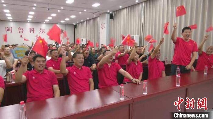 杨柳巴黎奥运摘银 亲朋齐聚赤峰见证荣耀时刻