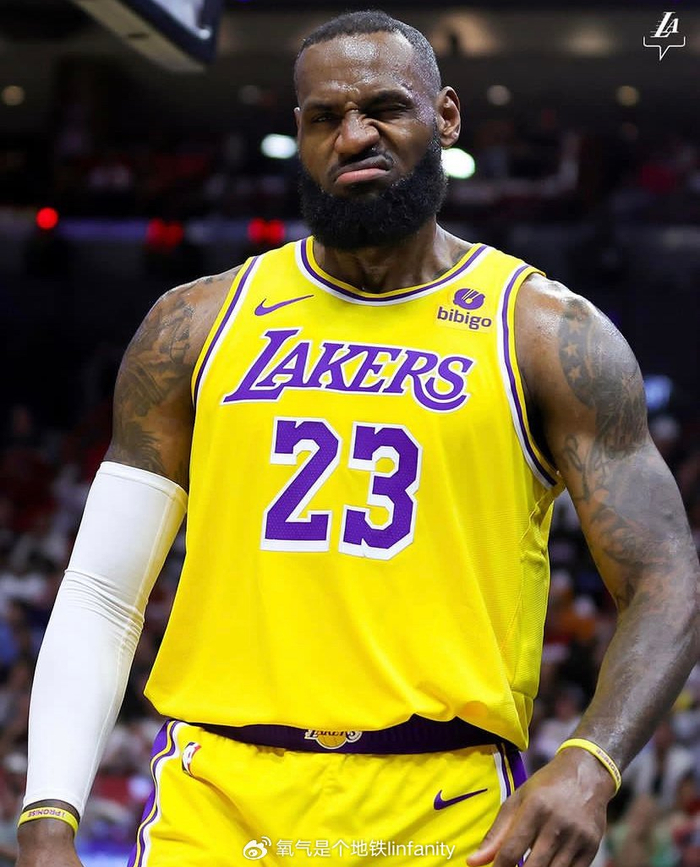 詹姆斯复出后湖人战绩亮眼 角色转变成关键